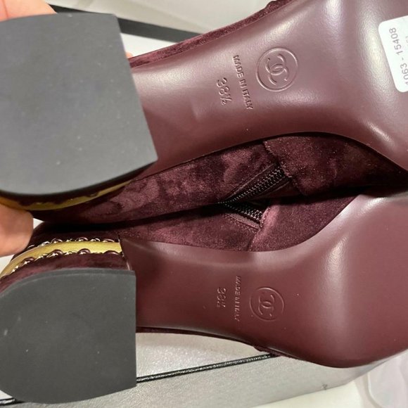 CHANEL 20B Calfskin Suede CC Logo Chain Metal Heels Ankle Booties Boots - Picture 9 of 9